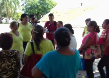 Maestros de tiempo completo exigen pago a SEyC