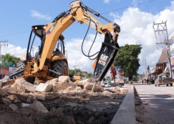 Reinició ayuntamiento la obra de remozamiento de la avenida Tulum