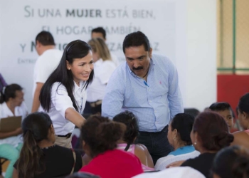 Agradece Laura Fernández respaldo de la SAGARPA a mujeres de Leona Vicario