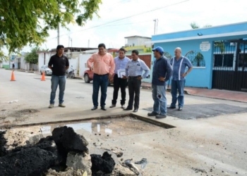 Supervisa Luis Torres trabajo de bacheo en la capital