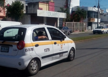Ex diputados de Q. Roo también le entraron al reparto de placas de taxi