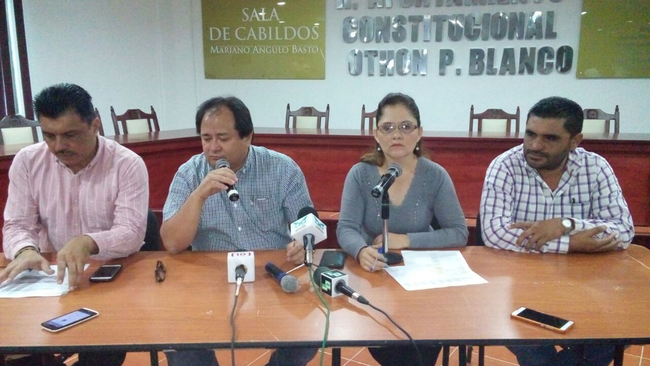 Cumple Luis Torres a trabajadores de OPB, pagan prestaciones de fin de año