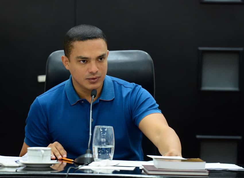 Raymundo King, voraz e insensible con los empleados de su partido