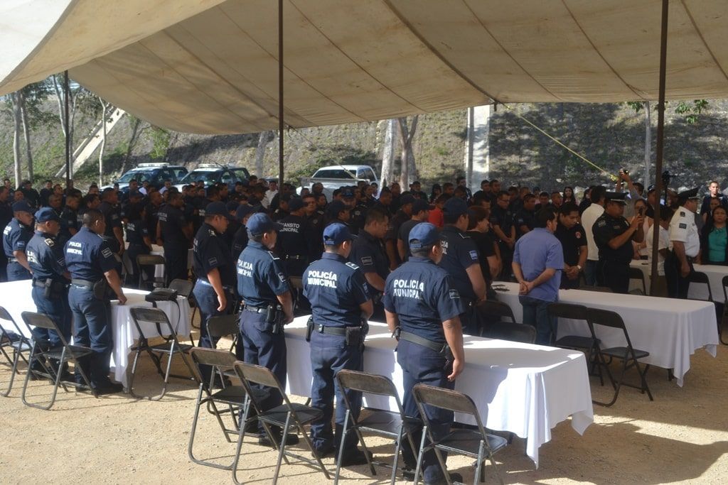 Policías de FCP celebran su día con pliego petitorio a sus autoridades