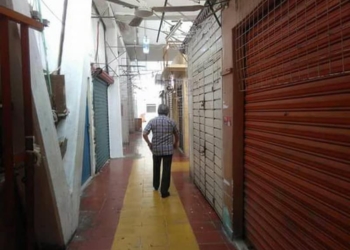Locatarios de los mercados de Chetumal bajan cortinas ante amenaza de saqueos