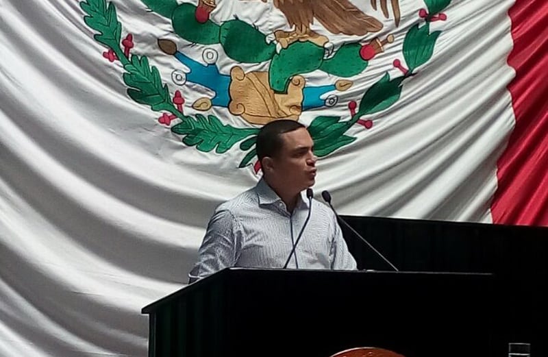 La ambigüedad y servilismo de Raymundo King