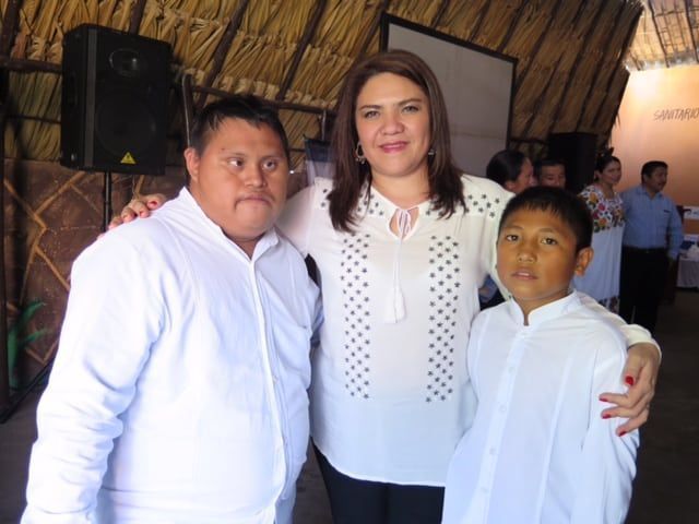 El México de los siguientes años se está forjando en las aulas: Rosa Adriana