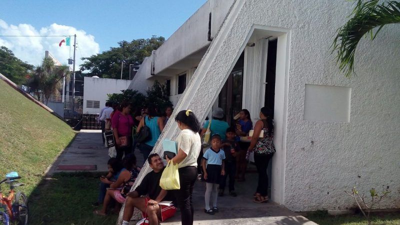 Entrega SEyC tarjetas de becas ‘sin saldo’