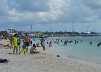 Turistas prefieren Isla Mujeres para pasar puente