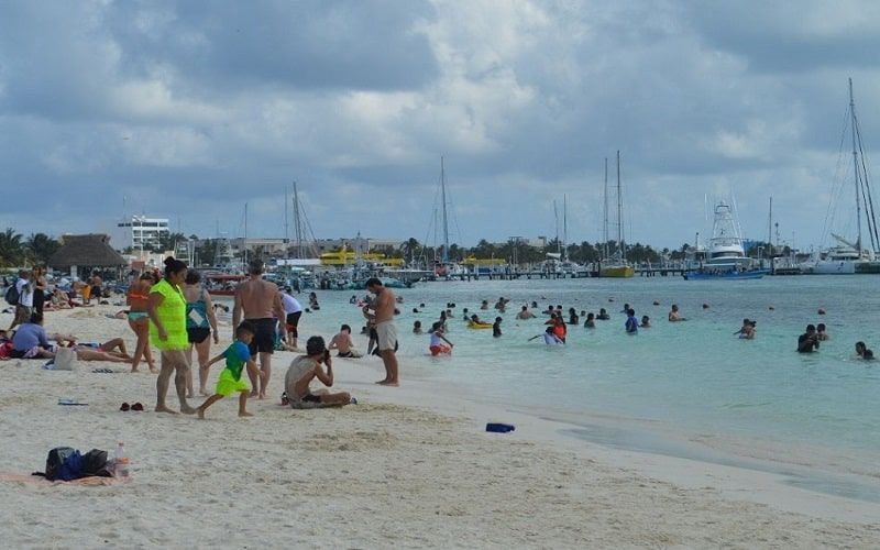 Turistas prefieren Isla Mujeres para pasar puente