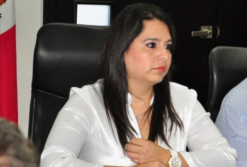 La mentira y la soberbia rodean a la diputada Mayuli Martínez Simón