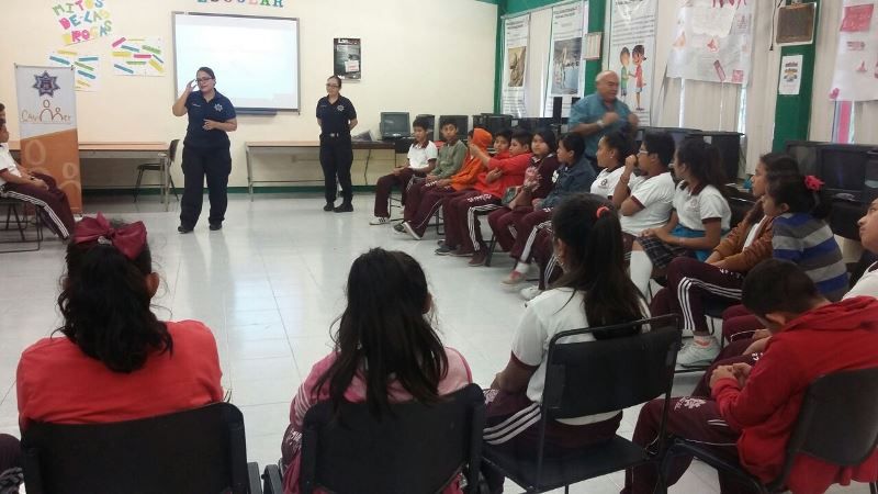 Policía municipal preventiva continúa brindando orientación a alumnos de secundaria