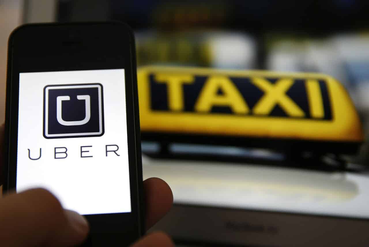Mantienen ‘cacería’ contra operadores de UBER