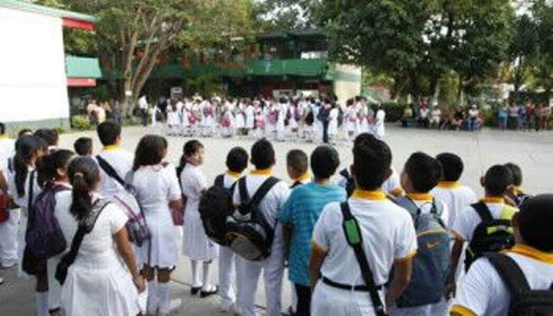 Estudiantes contentos; por fin cayeron las becas