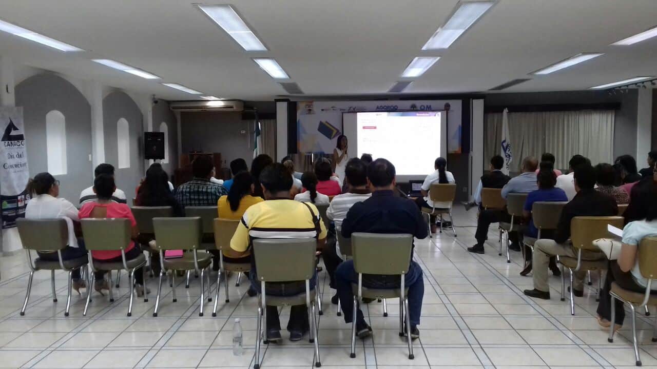 Imparte SAT curso sobre modernización de factura electrónico
