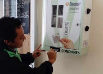 Condones gratis para evitar enfermedades y embarazos no deseados entre universitarios