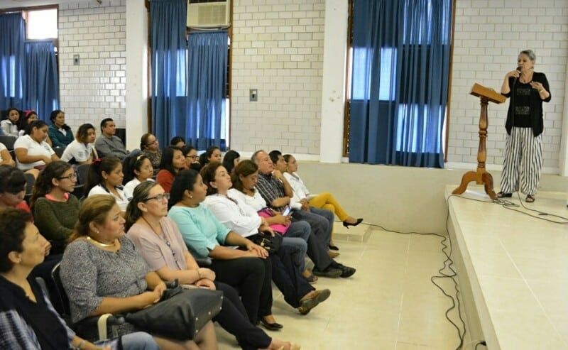 Imparten conferencia “Genero y Derechos Humanos” en FCP