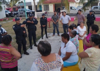 Cumple Luis Torres Con Vecinos Del Fraccionamiento Francisco J. Mújica De Chetumal