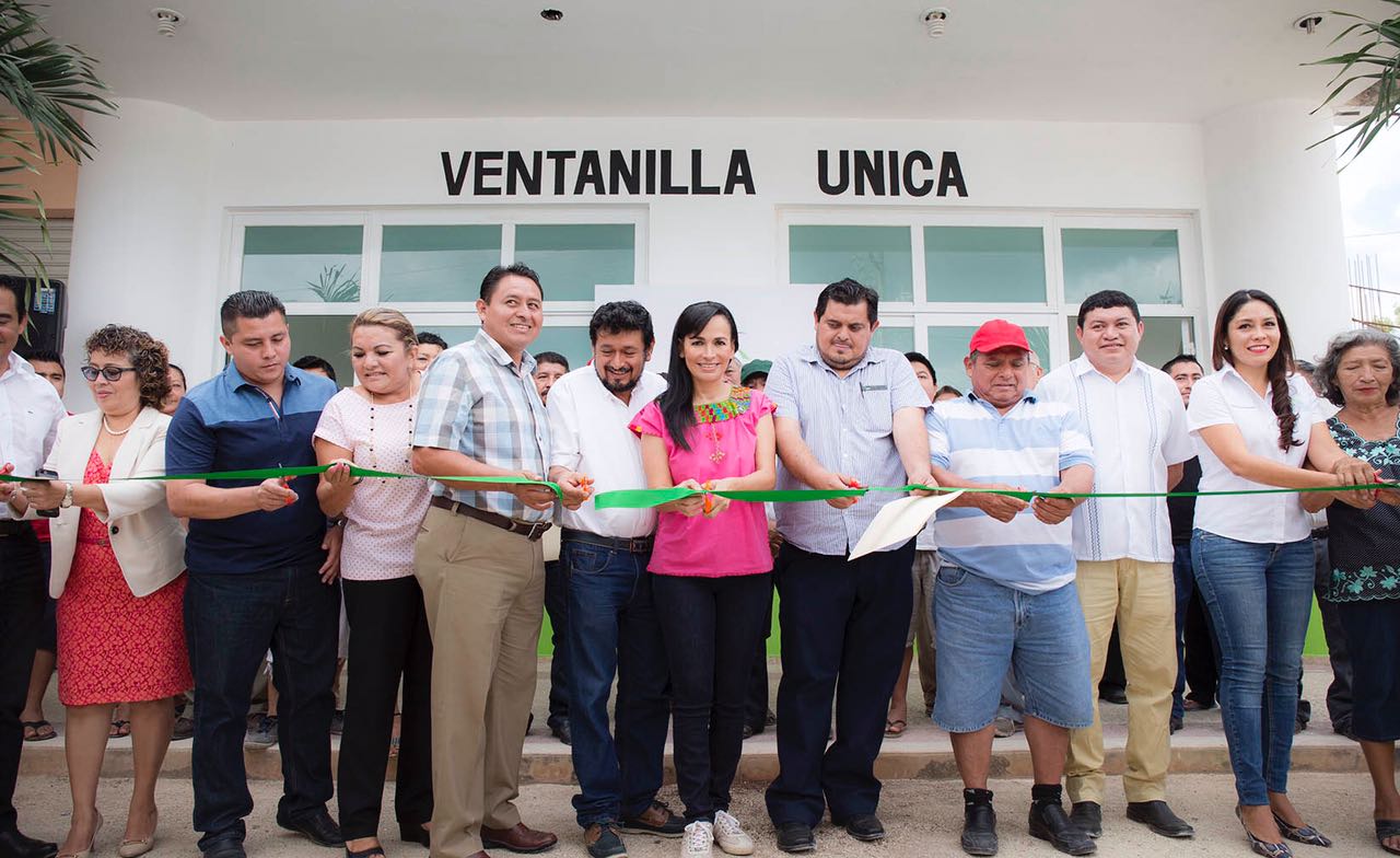 Inaugura Laura Fernández ventanilla unica en Leona Vicario