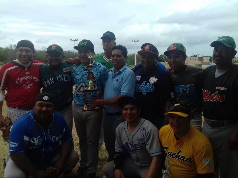 Realizan cuadrangular de Softbol