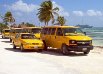Taxistas agresivos ahuyentan turismo de la zona sur