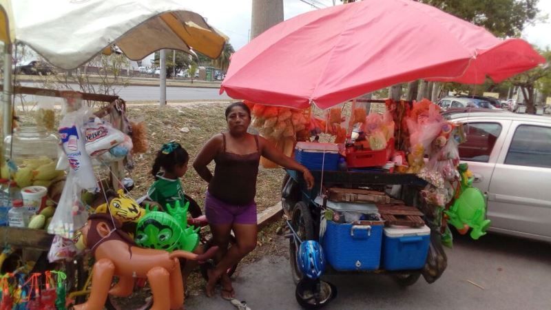 Vendedora ambulante acusa a inspectores por discriminación