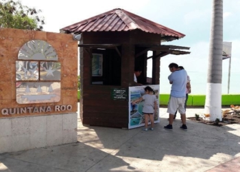 Activan módulos de atención para quienes visitan el sur de Quintana Roo