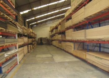 En puerta, apertura de fábrica de triplay en Chetumal