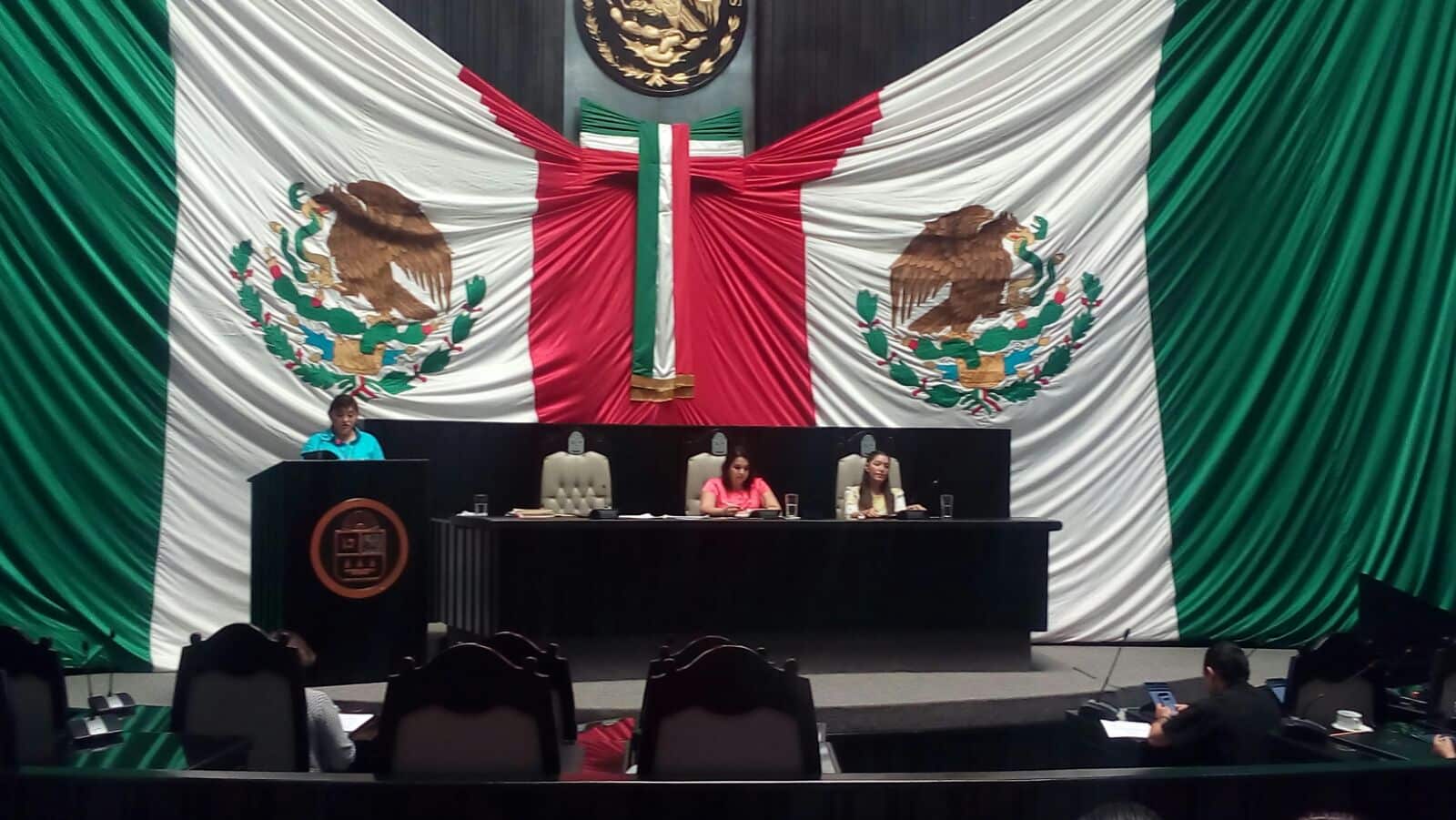 Reforma Administrativa de Quintana Roo queda en manos del Congreso