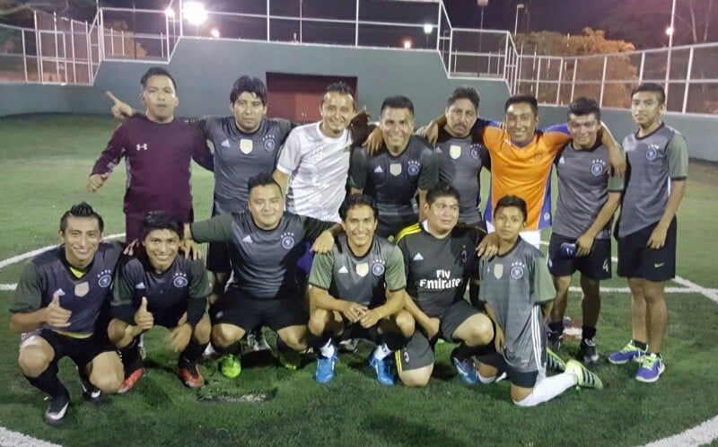 Equipo Babilonia se corona triunfador de la liga de futbol rápido