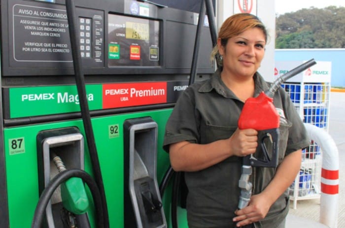 El precio de la gasolina ‘verde’ bajará mañana un centavo