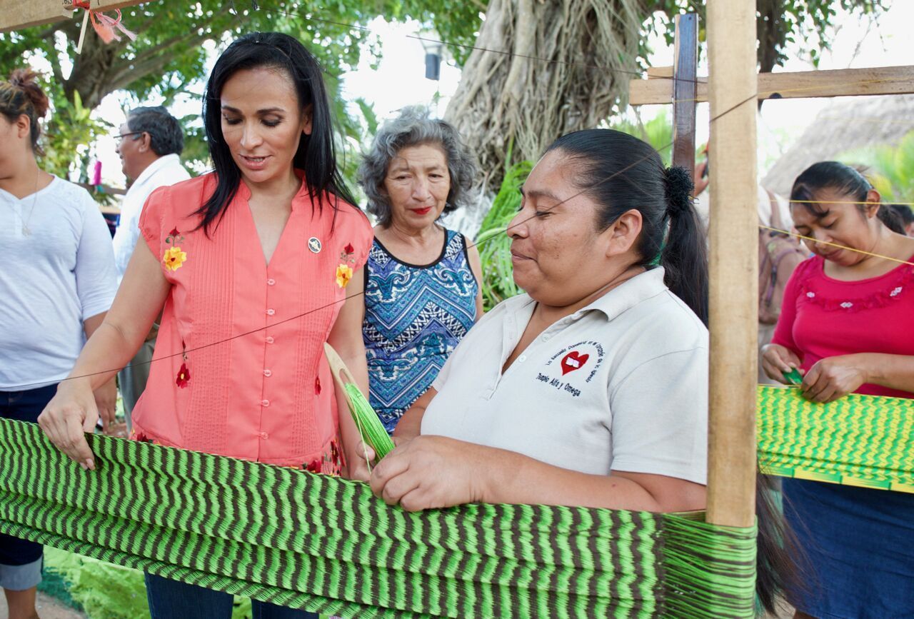 Opciones de autoempleo a mujeres de Leona Vicario