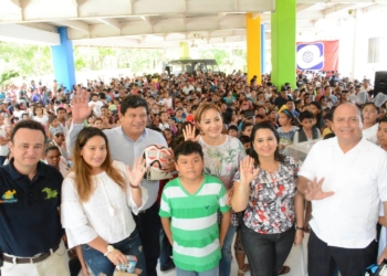 Luis Torres encabeza Festival del día del niño en el zoológico de Chetumal