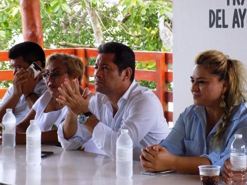 Alexander Zetina consolida vínculos con la base trabajadora del Ayuntamiento