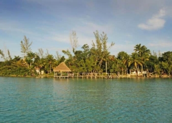 Cobro de concesiones a muelles podría desatar devastación en la laguna de Bacalar