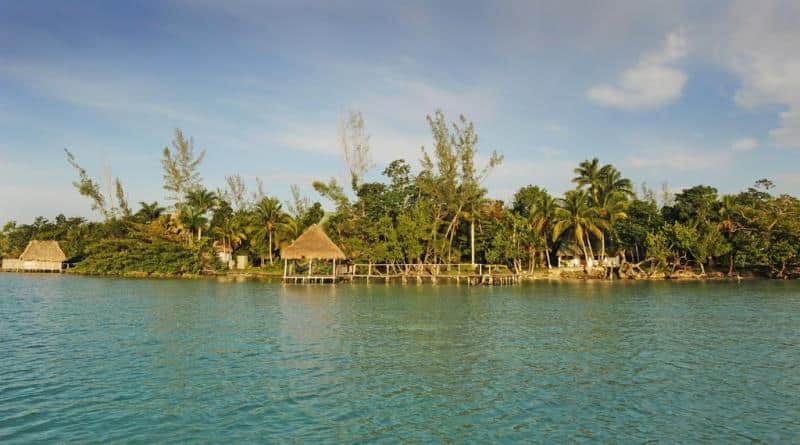 Cobro de concesiones a muelles podría desatar devastación en la laguna de Bacalar