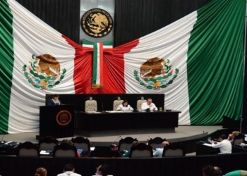 Proponen reforma constitucional para sentar bases de la autonomía de la UQROO