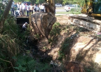 Por fin, ponen en marcha programa emergente de desasolve de canales de agua pluvial