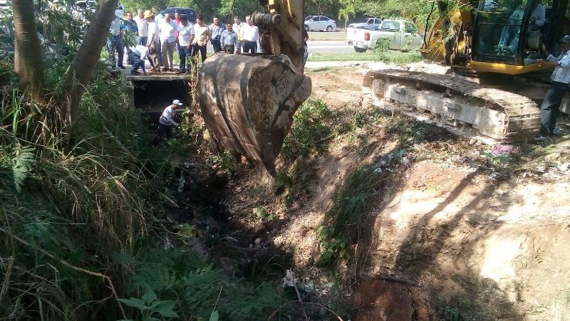 Por fin, ponen en marcha programa emergente de desasolve de canales de agua pluvial