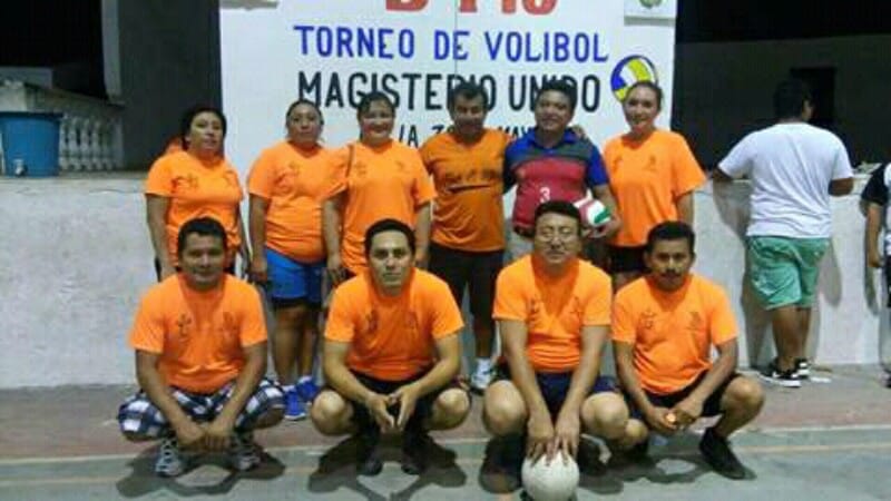 Docentes carrilloportenses fortalecen la unidad a través del deporte