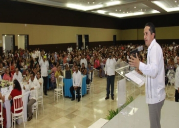 Quintana Roo es un estado rico, porque tiene a madres trabajadoras que día a día luchan: Carlos Joaquin