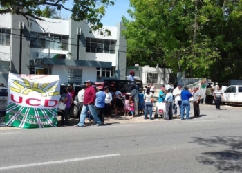 Campesinos quintanarroenses claman auxilio manifestándose en la Sagarpa