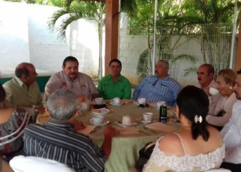 Profesionistas dan espaldarazo al trabajo del Fiscal de Quintana Roo