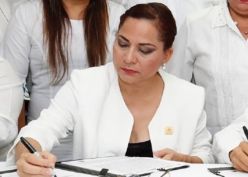 Se agudiza el reclamo contra la actual titular de la SEyC, piden su destitución