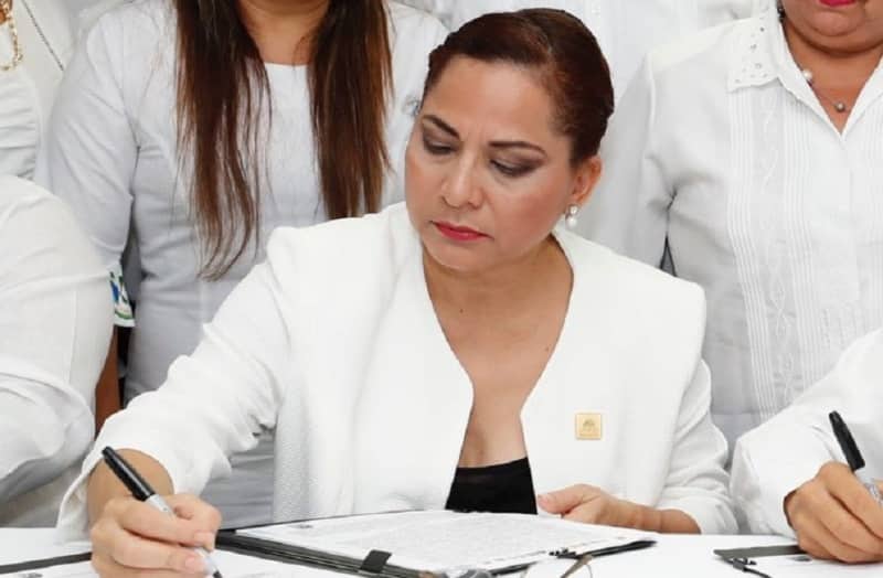 Se agudiza el reclamo contra la actual titular de la SEyC, piden su destitución