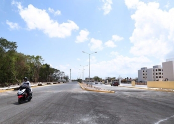 Abre gobierno de Solidaridad nuevo tramo pavimentado de la Avenida Lilis