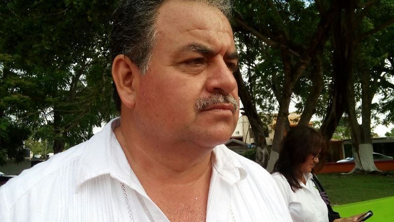 Demandan equidad y respeto en el Día del Maestro