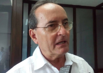 Francisco López Mena, sale en defensa de la titular de la SEyC