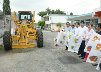 Pone en marcha Luis Torres obra de rehabilitación de calles de la Tumben Cuxtal