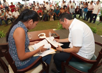 Bacalarenses exponen sus necesidades a Carlos Joaquín a través de “Platícale al Gobernador”